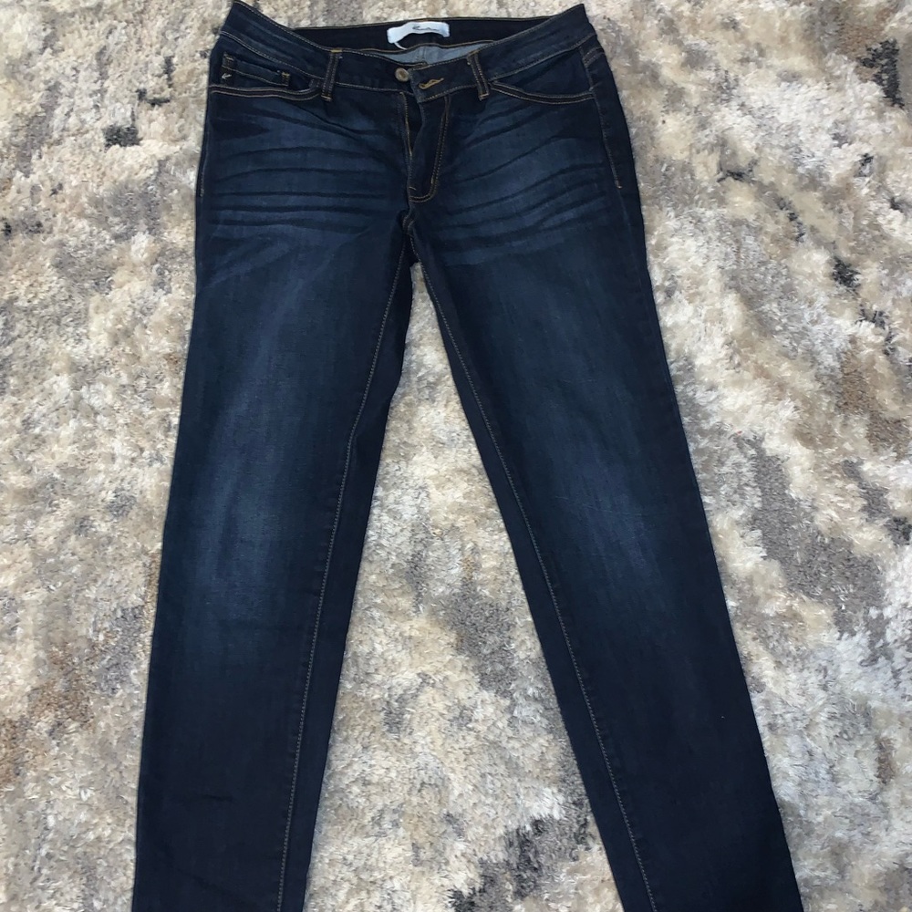 Dark wash skinny jeans